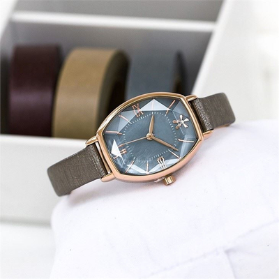 Orologio da polso al quarzo da donna in lega 2035 con cinturino in pelle argento da donna