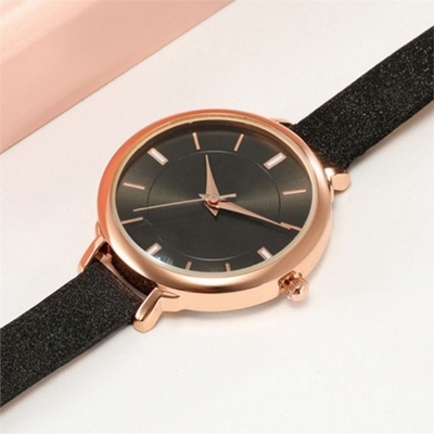 L'orologio delle donne di cuoio della corona elegante della vite dell'orologio del quarzo delle donne della cassa della lega