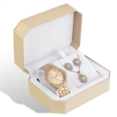 Rose Gold Bracelet And Watch ha messo l'insieme dell'orologio e del braccialetto delle donne del movimento del quarzo
