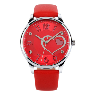 Orologio al quarzo da ragazza alla moda a forma di cuore, chiusura pieghevole impermeabile con sicurezza