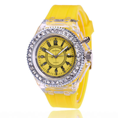 I bambini multicolori del quarzo guardano Laipute bollato, Multiusage hanno condotto l'orologio del quarzo