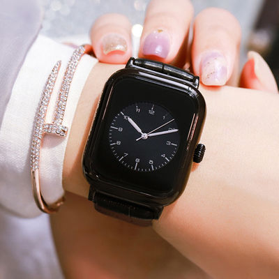 Orologio quadrato Antiscratch Wearproof 64g del quarzo delle donne di forma