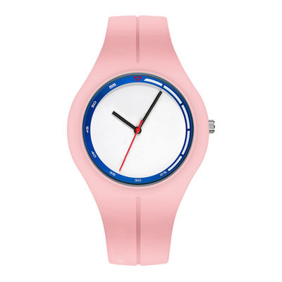 orologio di 41mm sul polso delle donne, orologio del braccialetto del silicone per le signore