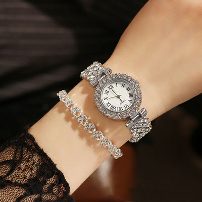 acqua del movimento dell'orologio SL68 del quarzo delle donne di 28mm che infiamma placcante