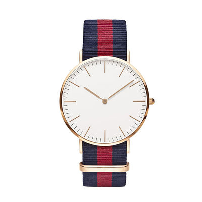 Orologio di nylon impermeabile della banda dell'orologio 5ATM del quarzo delle donne del ODM