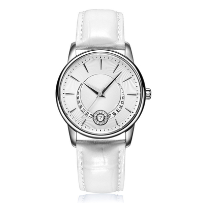 Le signore rivestono di pelle l'orologio alla moda del movimento del quarzo di bellezza