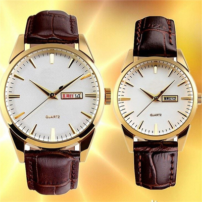 Coppia gli orologi del movimento del quarzo con l'affare classico del modello del ringrosso della cinghia di cuoio